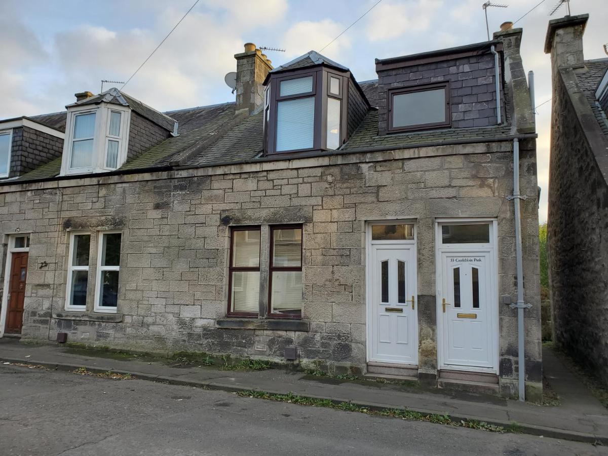 Carvetii - Mayhaven House - Tranquil Cul-De-Sac - 2 Bedrooms, Sleeps 4 Guests Dunfermline Esterno foto