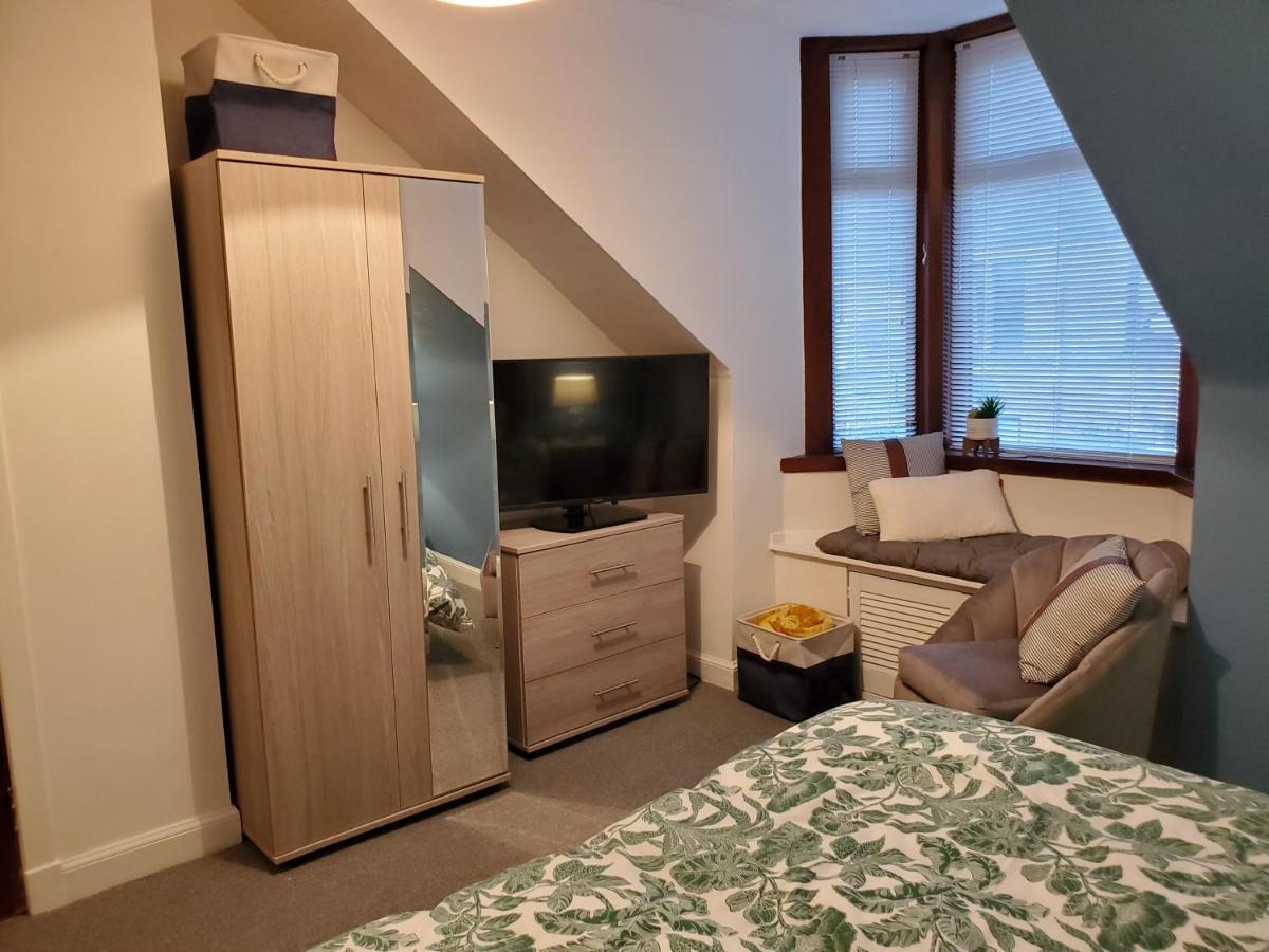 Carvetii - Mayhaven House - Tranquil Cul-De-Sac - 2 Bedrooms, Sleeps 4 Guests Dunfermline Esterno foto